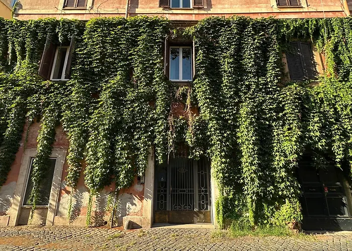 Bruno Domus Trastevere